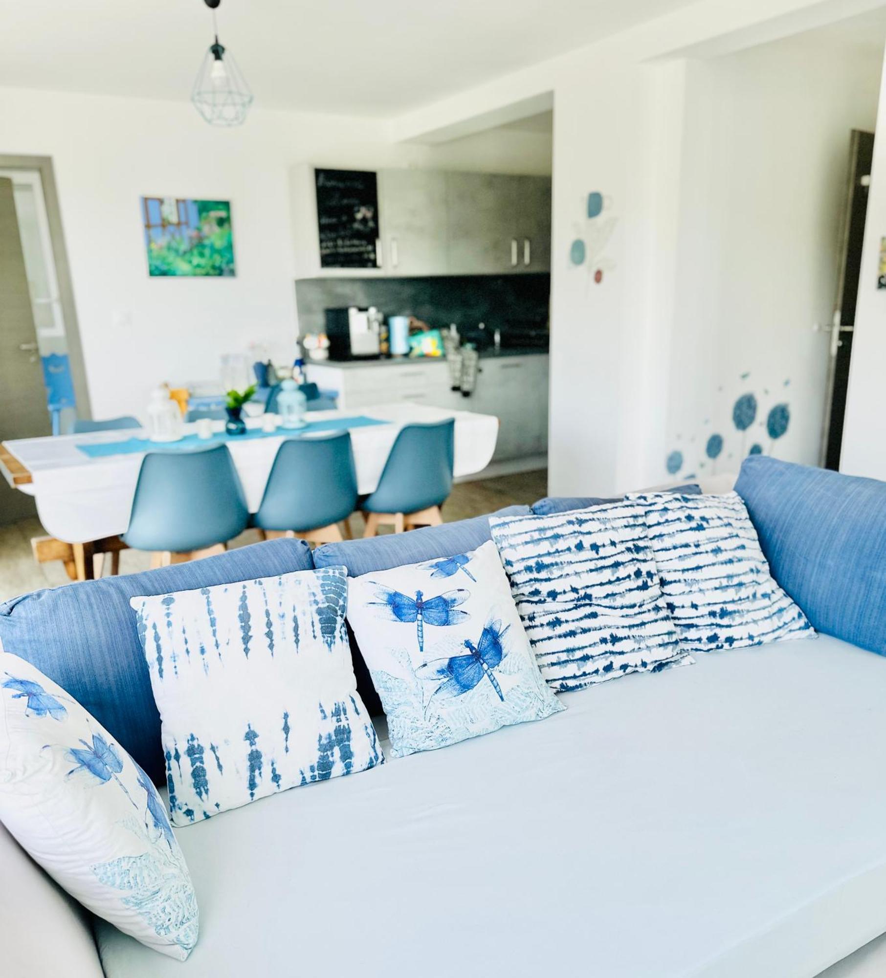 Janea Big Blue House Apartment Reichsfeld Exterior photo